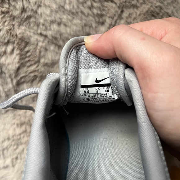 Nike Air Max Thea Casual Sportswear Shoe Wolf Grey White Womens Size 8.5 - Picture 8 of 11